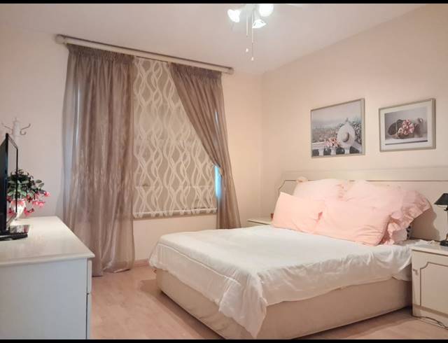 2 BEDROOM TOWNHOUSE FOR SALE IN PEACEHAVEN